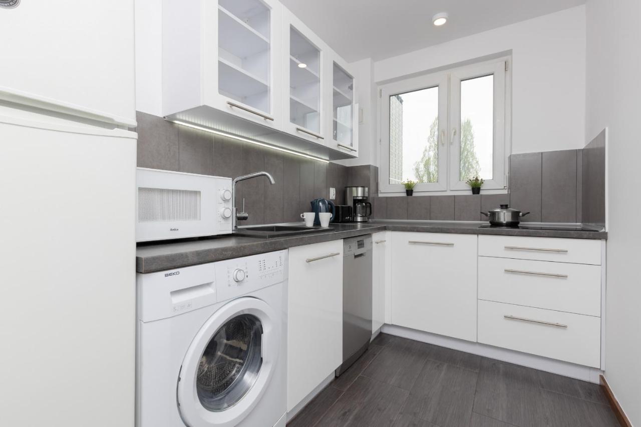 Old Town Spacious Apartment Bonifraterska By Renters Varşova Dış mekan fotoğraf