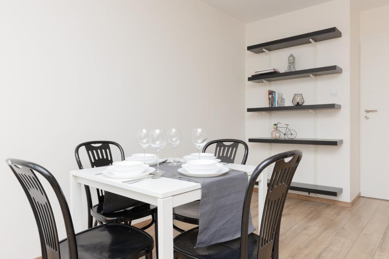 Old Town Spacious Apartment Bonifraterska By Renters Varşova Dış mekan fotoğraf